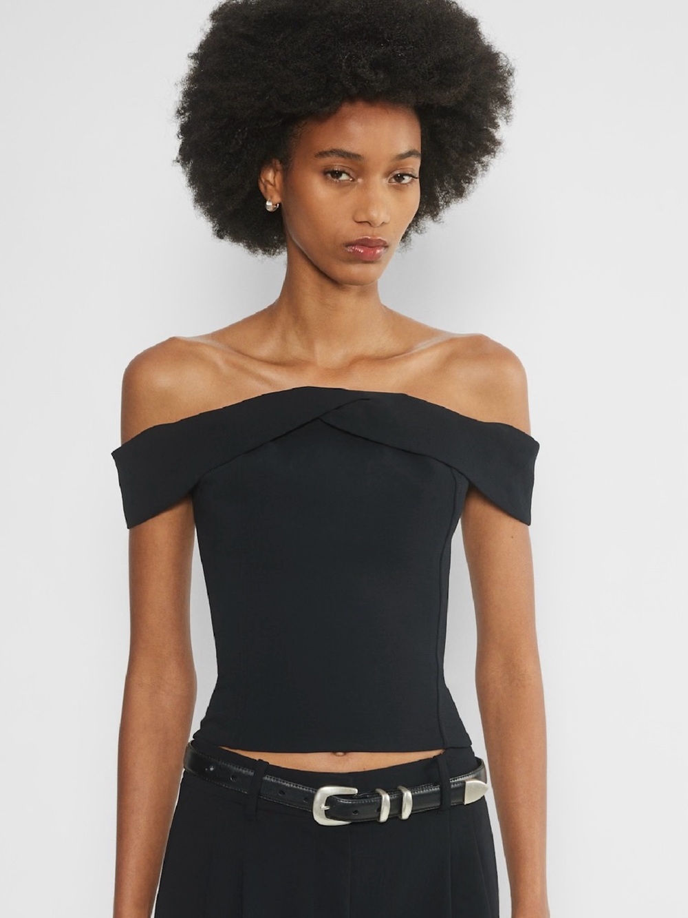 Aritzia Wilfred Queens top